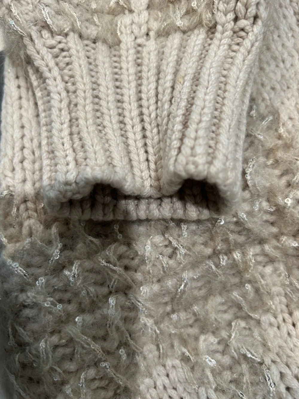 Brunello Cucinelli Cream Cashmere Crewneck Sweater with Metallic Stitching - Picture 3 of 5